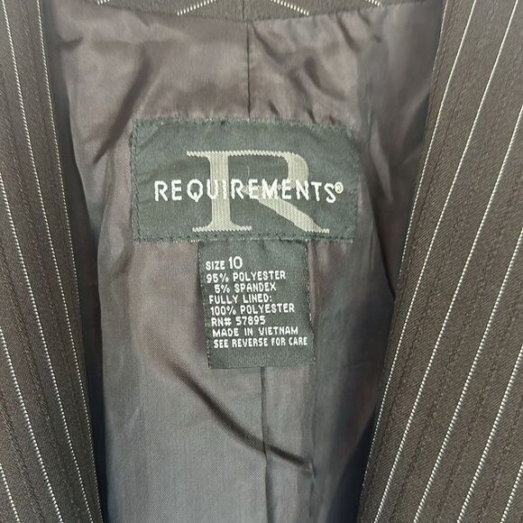 Requirements Dark Brown and White Pinstripe Blazer Size 10 - Picture 5 of 6
